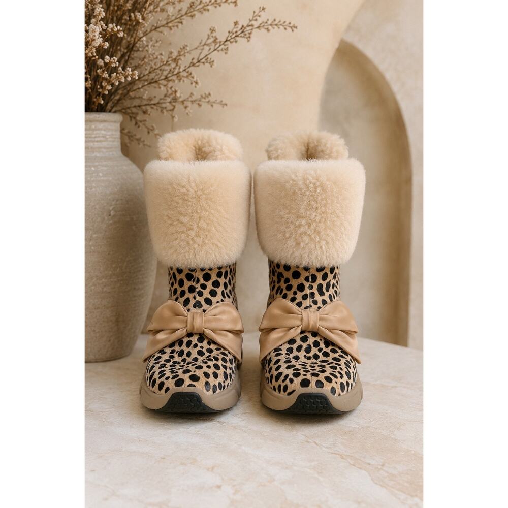 SKECHERS Mark Nason Cow Hair Shearling Leopard Print Pull On Boots Size 6 - Picture 3 of 8
